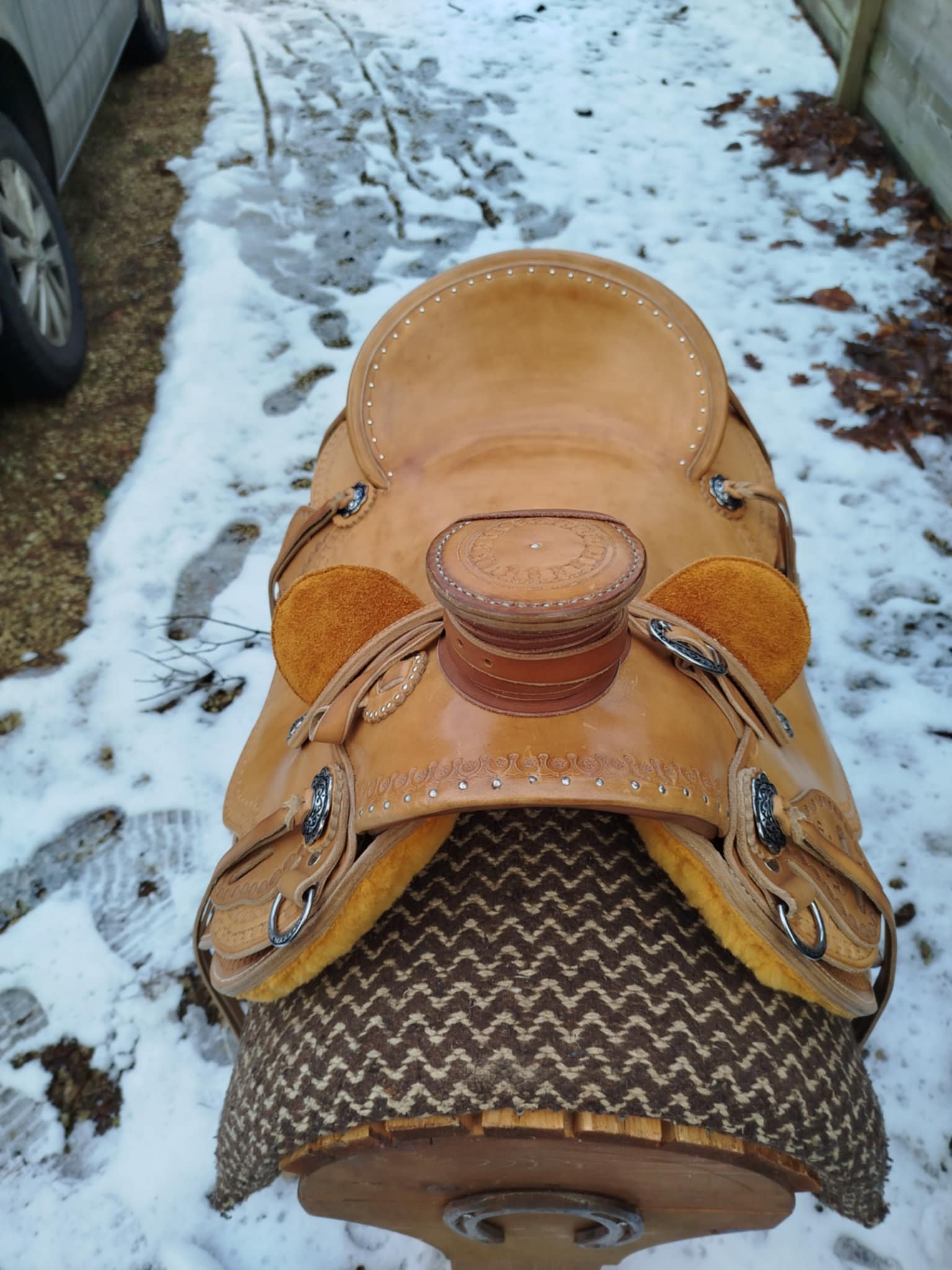 Wade Custom — vue de dessus de l'assise, horn et buck rolls