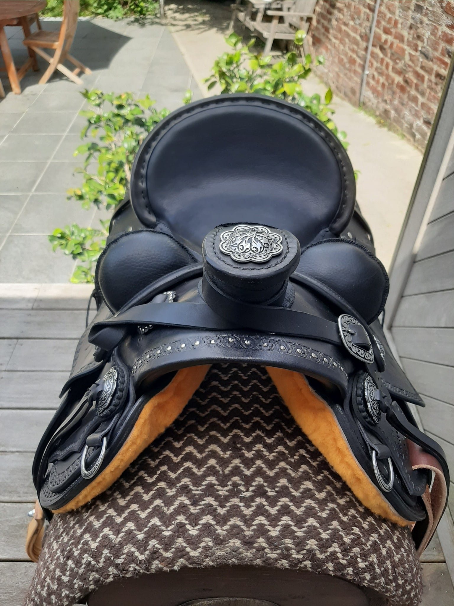 Wade Visalia Noire — vue plongeante de l'assise, horn et buck rolls
